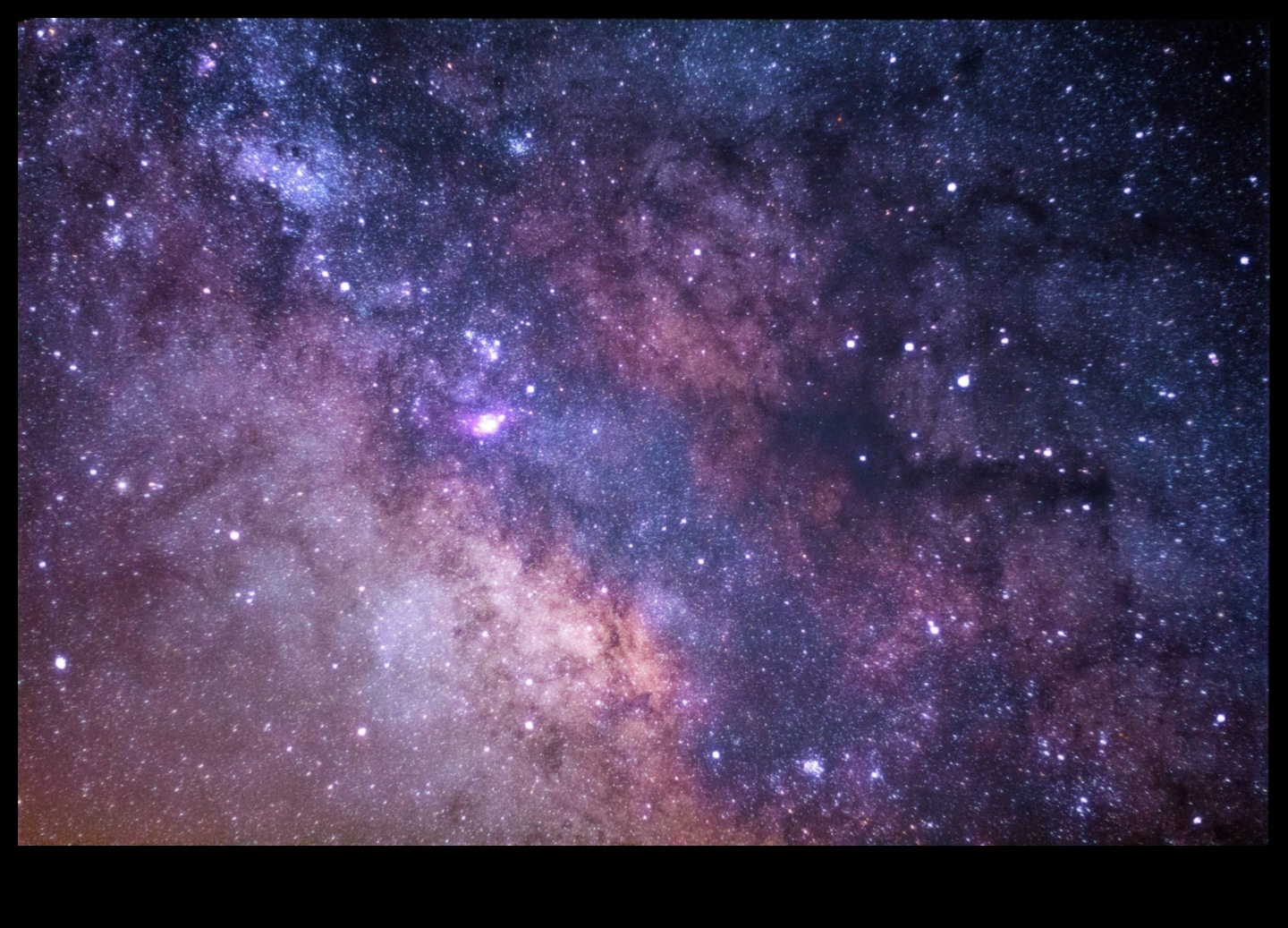 זיקוקים שמימיים: חקירת מסתורי המטאורואידים