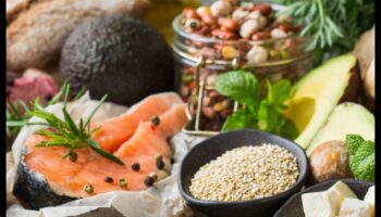 פליאו לעומת ים תיכוני: השוואה בין שתי גישות פופולריות לאכילה בריאה