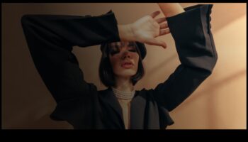 גראנג' זוהר: מחבק אלגנטיות גולמית בסטייל