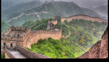 החומה הגדולה באמנות: תיאורים של הפלא האדריכלי של סין