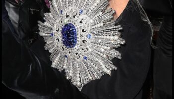 עושר ללא מאמץ: אמץ יוקרה באופנה שלך